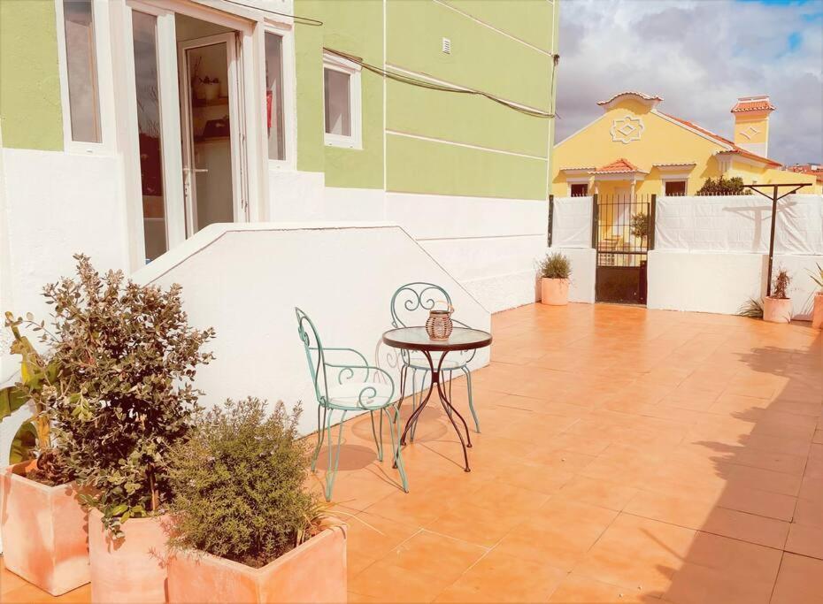 Barcarena Cozy Apartment With Private Courtyard מראה חיצוני תמונה